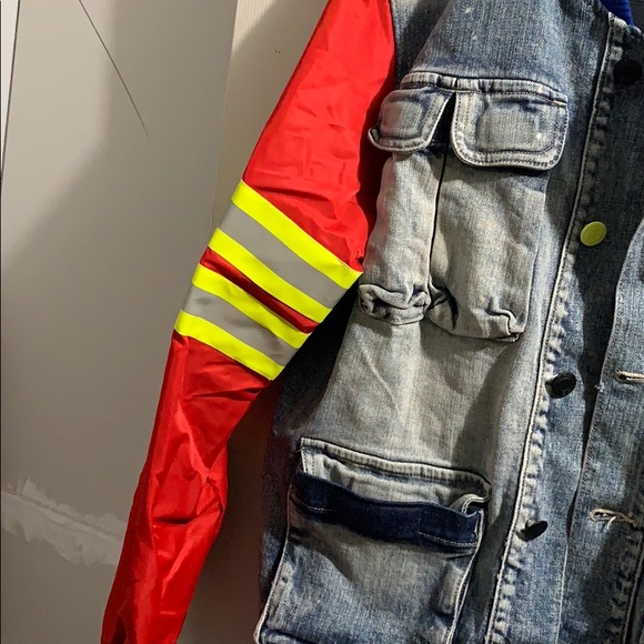 Denim jacket with a twist - Picture 3 of 5